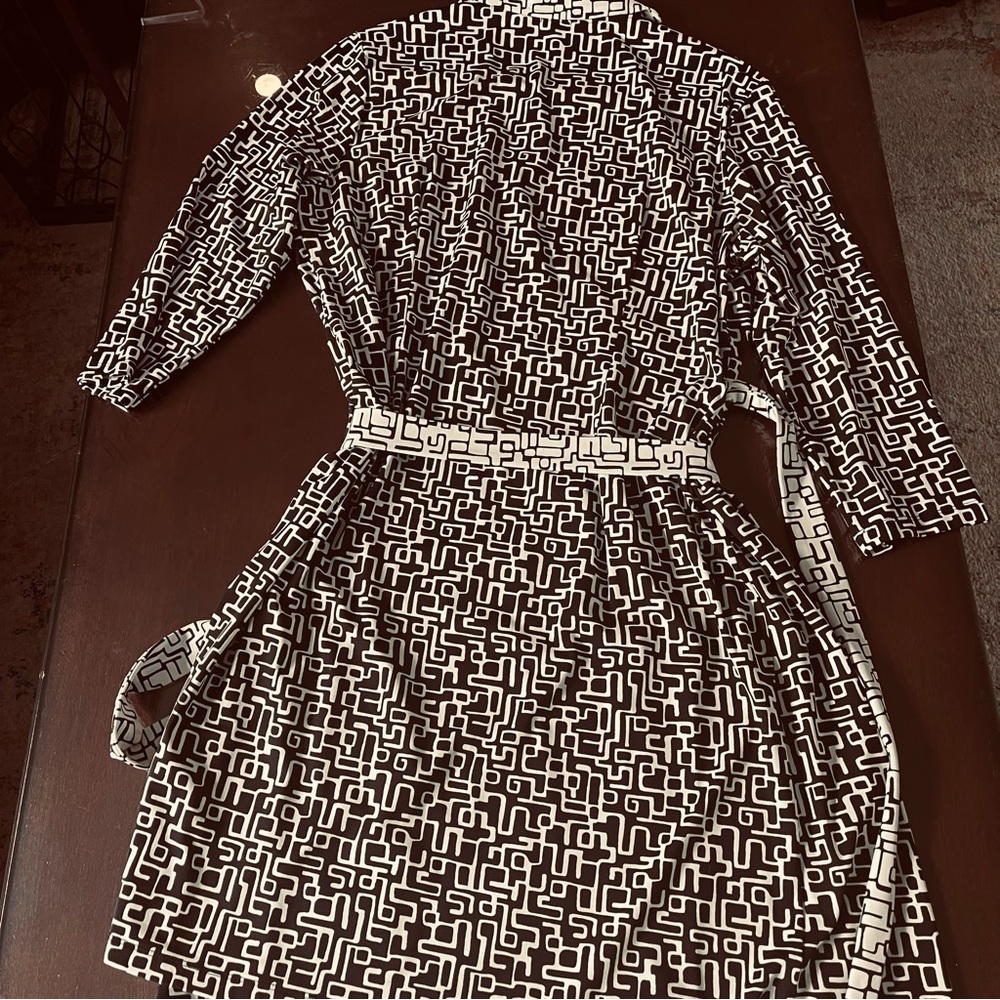 J McLaughlin black and white wrap dress - Picture 2 of 10